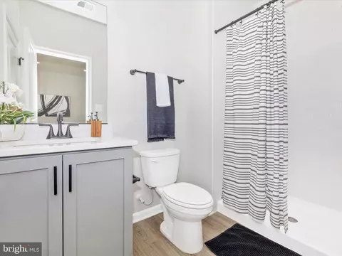 Bath - 100 Spring Bank Way, Frederick, MD 21701 photo 1 of 4