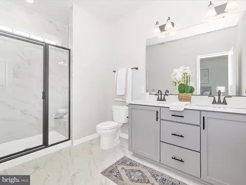Bath - 100 Spring Bank Way, Frederick, MD 21701 photo 3 of 4