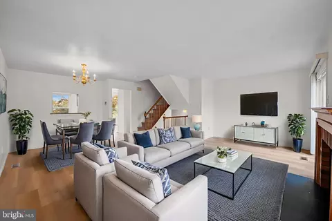 Living - 6591 Ewald Ct, Frederick, MD 21703 photo 1 of 9