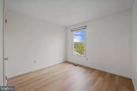 Bedroom - 6591 Ewald Ct, Frederick, MD 21703 photo 2 of 4