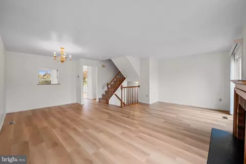 Living - 6591 Ewald Ct, Frederick, MD 21703 photo 4 of 9
