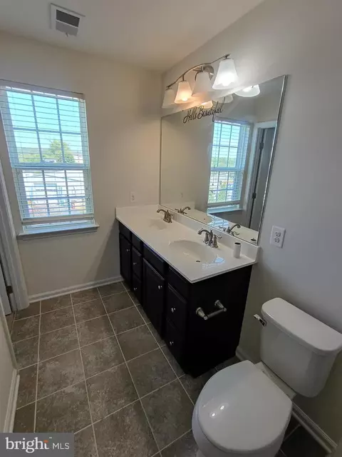 Bath - 5925 Shepherd Ln, Frederick, MD 21704 photo 4 of 9