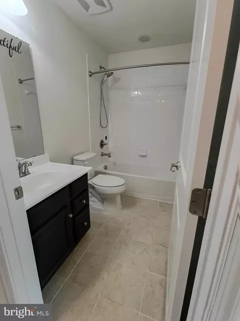 Bath - 5925 Shepherd Ln, Frederick, MD 21704 photo 6 of 9