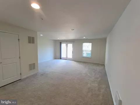 Living - 5925 Shepherd Ln, Frederick, MD 21704 photo 4 of 6