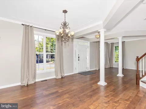 Living - 1713 Dearbought Dr, Frederick, MD 21701 photo 4 of 10