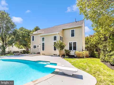 Exterior - 1713 Dearbought Dr, Frederick, MD 21701 photo 4 of 19