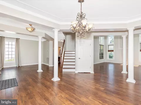 Living - 1713 Dearbought Dr, Frederick, MD 21701 photo 3 of 10