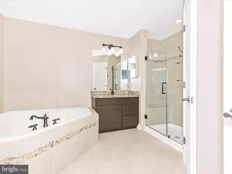 Bath - 1713 Dearbought Dr, Frederick, MD 21701 photo 2 of 3