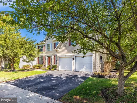 Exterior - 1713 Dearbought Dr, Frederick, MD 21701 photo 10 of 19