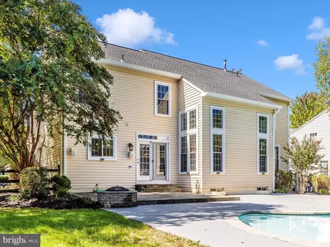 Exterior - 1713 Dearbought Dr, Frederick, MD 21701 photo 7 of 19