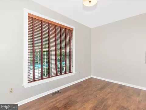 Living - 1713 Dearbought Dr, Frederick, MD 21701 photo 8 of 10