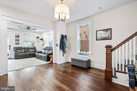 Entry Way - 246 W 5th St, Frederick, MD 21701 photo 2 of 6