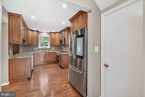 Entry Way - 601 Culler Ave, Frederick, MD 21701 photo 2 of 11