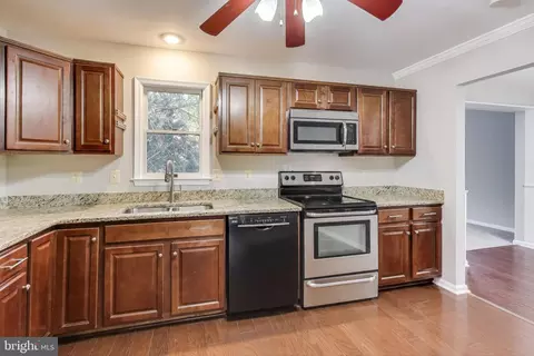 1009 Cheryls Ct, Frederick, MD 21703 photo 10