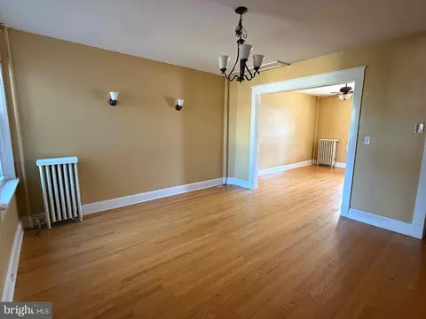 Living - 709 Motter, Frederick, MD 21701 photo 2 of 4