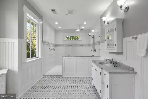Bath - 3216 Ramsland Way, Frederick, MD 21704 photo 2 of 8