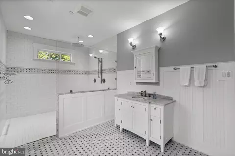 Bath - 3216 Ramsland Way, Frederick, MD 21704 photo 3 of 8