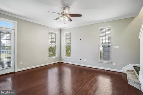 5862 Imperial Dr, Frederick, MD 21703 photo 5