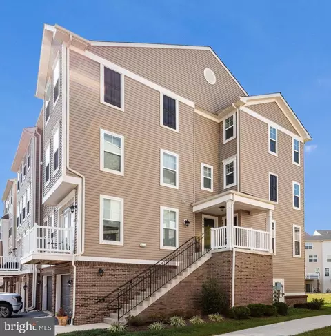 5862 Imperial Dr, Frederick, MD 21703