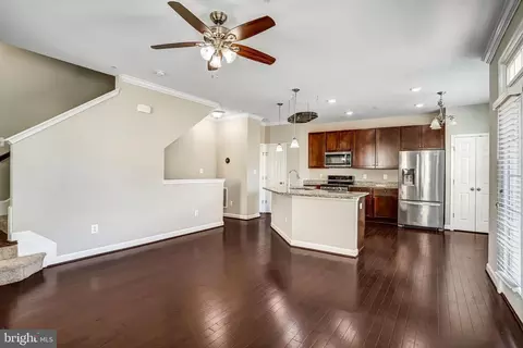 5862 Imperial Dr, Frederick, MD 21703 photo 6