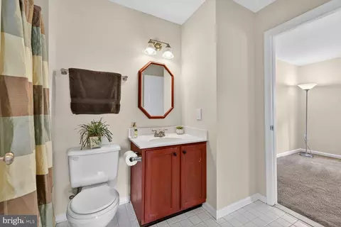 Bath - 610 Eisenhower Dr, Frederick, MD 21703 photo 2 of 3