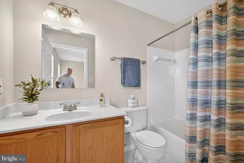 Bath - 610 Eisenhower Dr, Frederick, MD 21703 photo 1 of 3