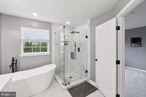 Bath - 1109 Spring Run Ct, Frederick, MD 21702 photo 2 of 3