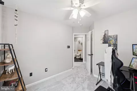 Entry Way - 1109 Spring Run Ct, Frederick, MD 21702 photo 2 of 3