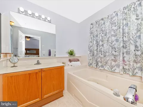 Bath - 2457 Lakeside Dr, Frederick, MD 21702 photo 3 of 4