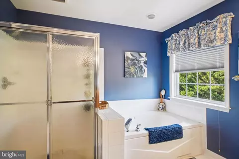 Bath - 9002 Harris St, Frederick, MD 21704 photo 3 of 7