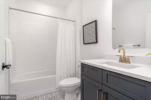 Bath - 5409 Reeder Ln, Frederick, MD 21702 photo 3 of 3