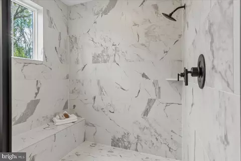 Bath - 5409 Reeder Ln, Frederick, MD 21702 photo 2 of 3