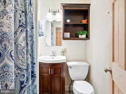 Bath - 5821 Rowland Hill Rd, Cascade, MD 21719 photo 1 of 2