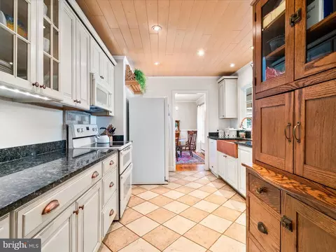 Kitchen - 5821 Rowland Hill Rd, Cascade, MD 21719 photo 4 of 4