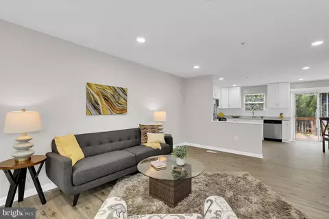 Living - 432 Blossom Ln, Frederick, MD 21701 photo 4 of 5