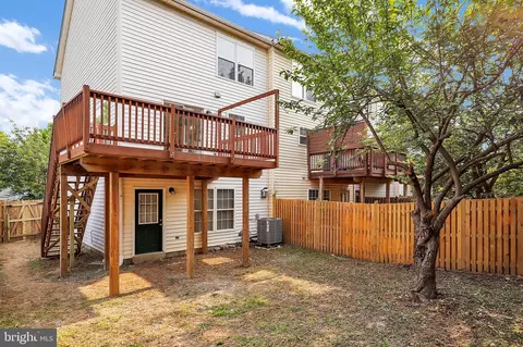 Exterior - 432 Blossom Ln, Frederick, MD 21701 photo 4 of 5