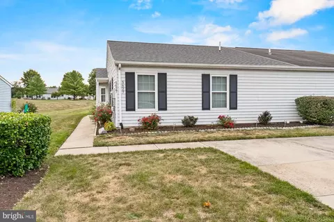 5627 Crabapple Dr, Frederick, MD 21703 photo 2