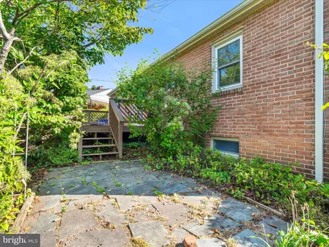 Exterior - 915 Shawnee Dr, Frederick, MD 21701 photo 4 of 9