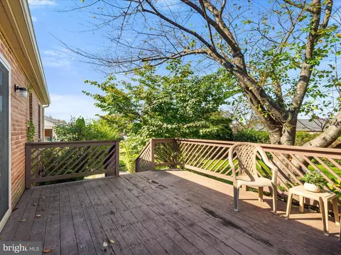 Exterior - 915 Shawnee Dr, Frederick, MD 21701 photo 2 of 9