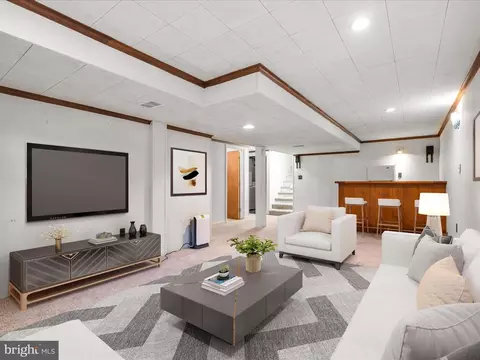 Living - 915 Shawnee Dr, Frederick, MD 21701 photo 4 of 5