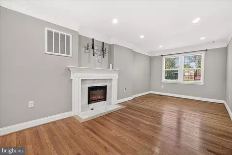 Living - 520 Lee Pl, Frederick, MD 21702 photo 2 of 2