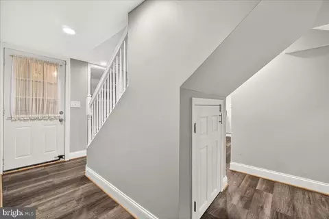 Entry Way - 520 Lee Pl, Frederick, MD 21702 photo 5 of 6