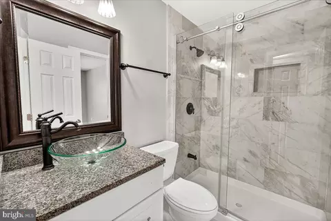 Bath - 520 Lee Pl, Frederick, MD 21702 photo 1 of 4