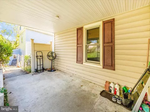 Exterior - 709 E A St E, Brunswick, MD 21716 photo 12 of 15