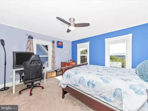 Bedroom - 709 E A St E, Brunswick, MD 21716 photo 4 of 5