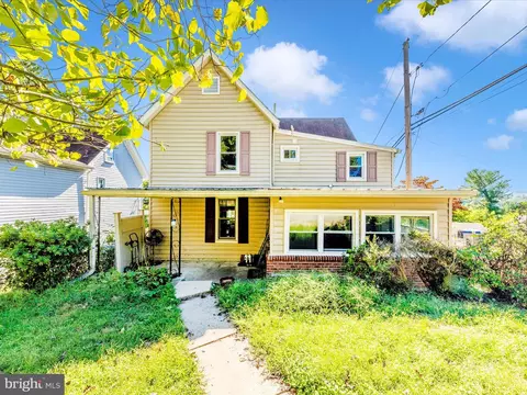 Exterior - 709 E A St E, Brunswick, MD 21716 photo 6 of 15
