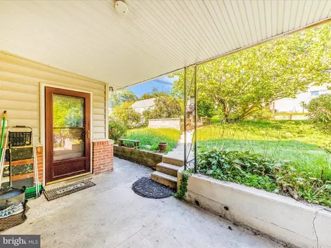 Exterior - 709 E A St E, Brunswick, MD 21716 photo 13 of 15