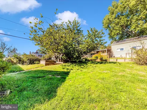 Exterior - 709 E A St E, Brunswick, MD 21716 photo 11 of 15
