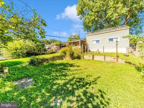 Exterior - 709 E A St E, Brunswick, MD 21716 photo 10 of 15