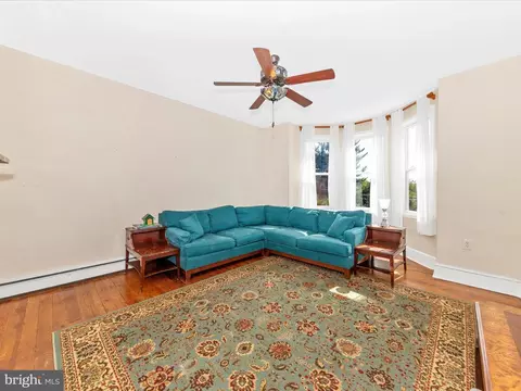 Living - 709 E A St E, Brunswick, MD 21716 photo 2 of 3
